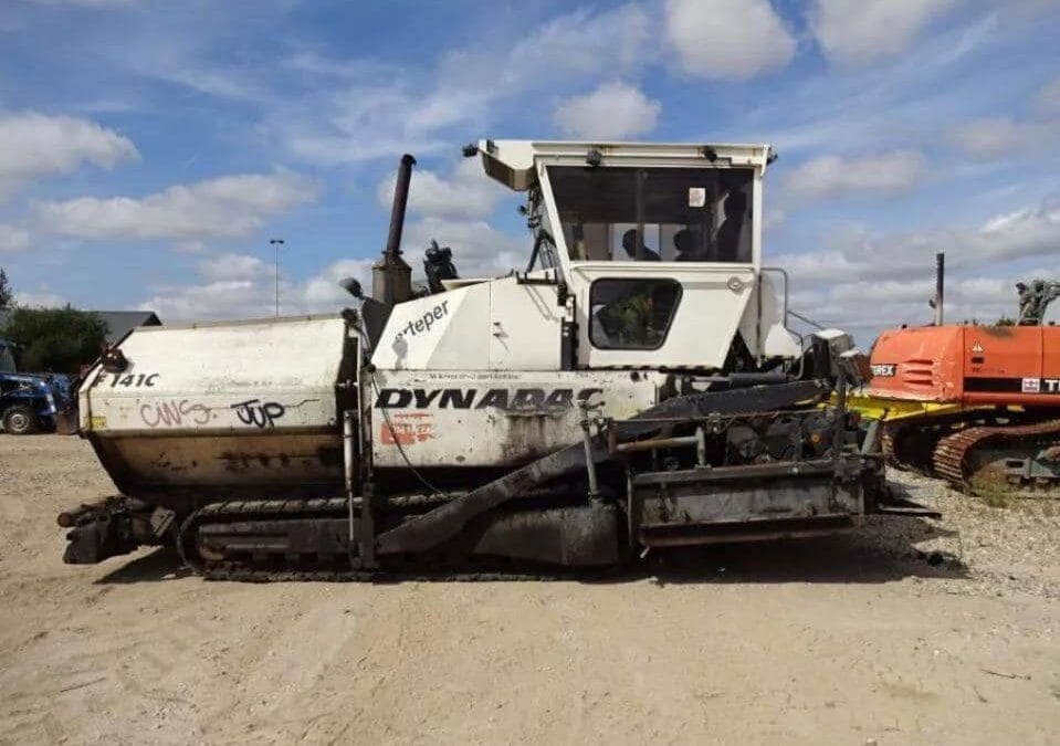 Rozściełacz gąsienicowa niwelacja Dynapac F 141 C