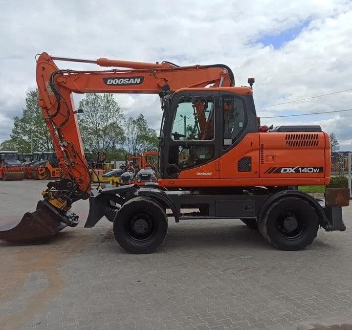 Koparka kołowa Doosan DX 140 W