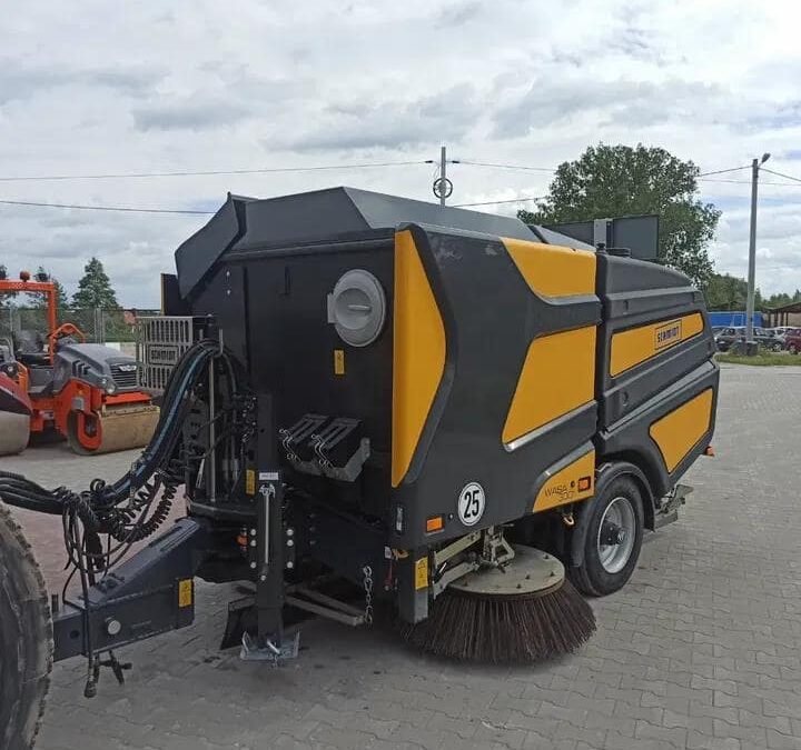 Zamiatarka elewatorowa ciągnikowa SCHMIDT BRODDWAY WASA 300+