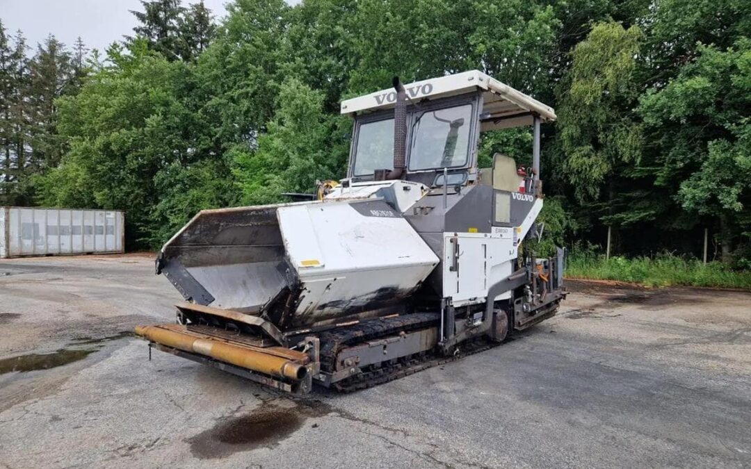 Rozściełacz asfaltu gąsienicowy VOLVO ABG TITAN 7820 B